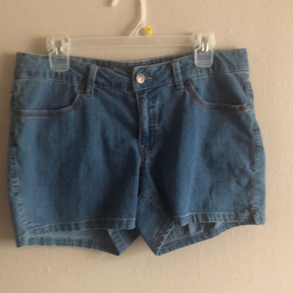 SOLD Faded Glory denim shorts size 12